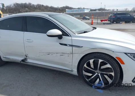 2021 Volkswagen Arteon 2.0T Sel R-Line z USA, uszkodzony, nr VIN WVWSR7AN0ME009520